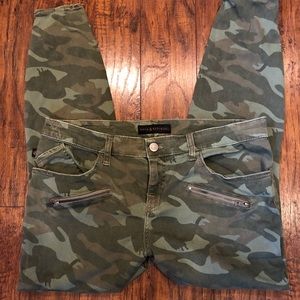 Rock & Republic NWOT Camoflage Ankle Pants
